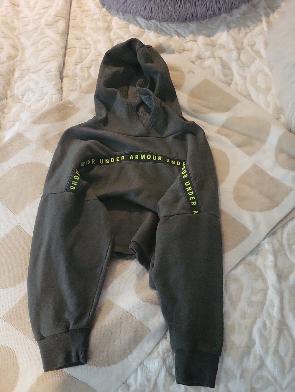 UNDER ARMOUR 🩶 Gray Flarey Cropped Hoodie Sweatshirt Pullover With Logo